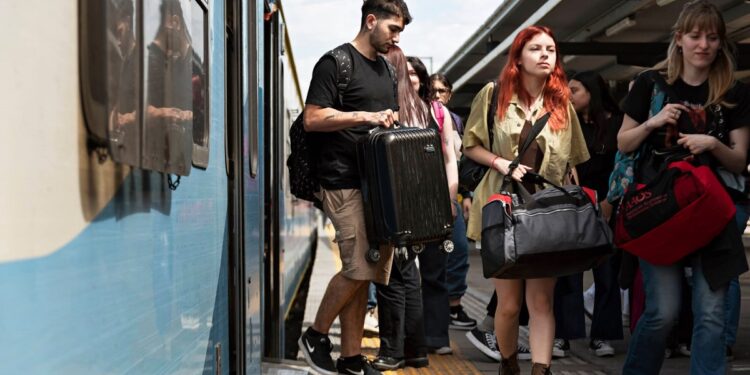 YA ESTAN A LA VENTA SIN AUMENTO, LOS PASAJES DE TRENES ARGENTINOS PARA MARZO