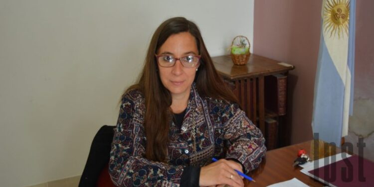 DE BOINA BLANCA A “PELUCA”: UNA EX RADICAL SALTÓ EN GARROCHA EN LA CUARTA