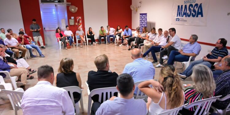 BRAGADENSES EN LA CUMBRE DEL FRENTE RENOVADOR EN LINCOLN