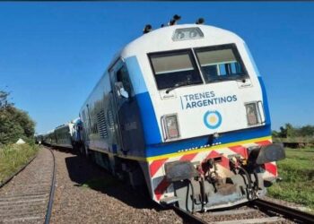 DESCARRILÓ EN MERCEDES EL TREN QUE  HABÍA SALIDO DE BRAGADO Y SE DIRIGÍA HACIA ONCE