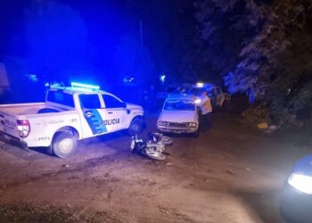 CHOCARON UN AUTO Y UNA MOTO. UNA MUJER RESULTO HERIDA