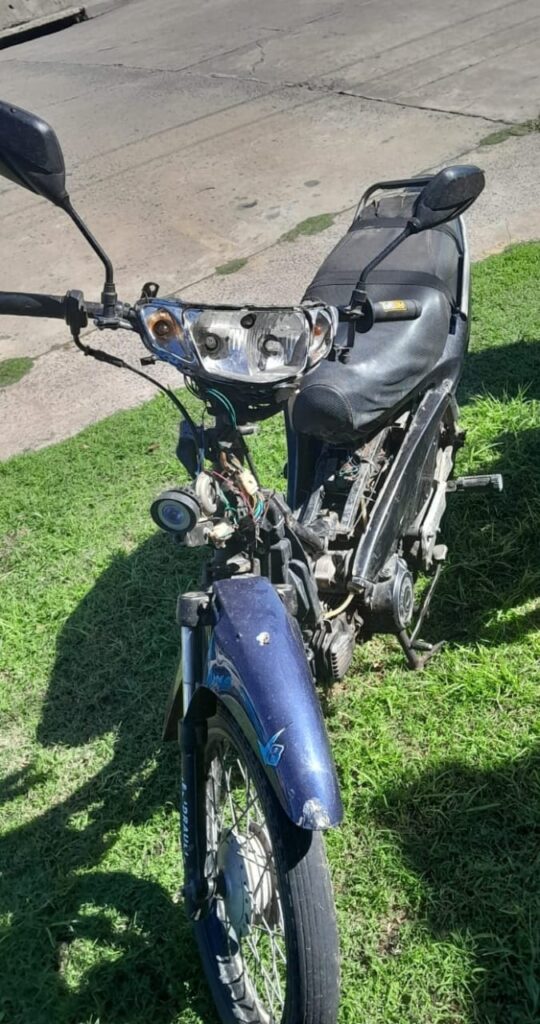 TRANSITO Y GUARDIA URBANA MUNICIPAL REALIZARON NUEVOS SECUESTROS DE VEHICULOS 7 moto secuestro1