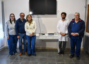 LA COOPERADORA DEL HOSPITAL ENTREGÓ UN ELECTROCARDIOGRAFO