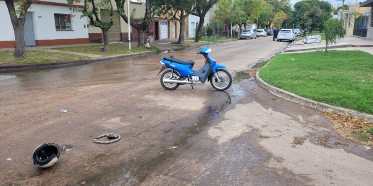 CHOQUE EN LA ESQUINA EN LAPRIDA Y AVELLANEDA 1 CHOQUE EN LA ESQUINA EN LAPRIDA Y AVELLANEDA