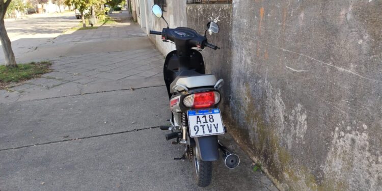 CHOQUE ENTRE UNA MOTO Y UN AUTO