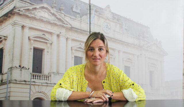 LE PIDIERON LA RENUNCIA A MARIA VILLAVICENCIO