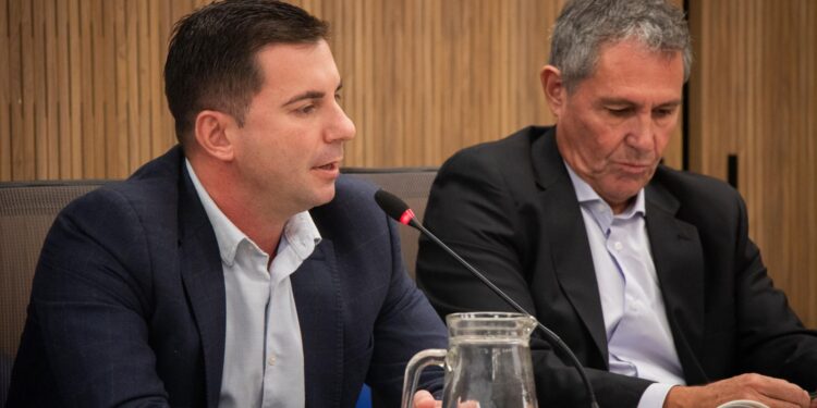 MARCOS PARABUE EN EL PLENARIO DE “LA CARLOS MENEM “, LA JUVENTUD DE LA LIBERTAD AVANZA 1 MARCOS PARABUE EN EL PLENARIO DE “LA CARLOS MENEM “, LA JUVENTUD DE LA LIBERTAD AVANZA