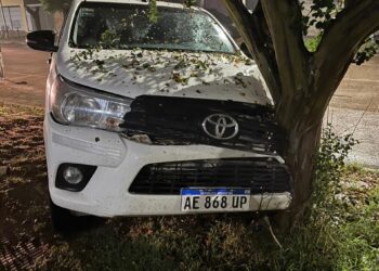 LE DESTRUYERON LA CAMIONETA Y SE DIERON A LA FUGA