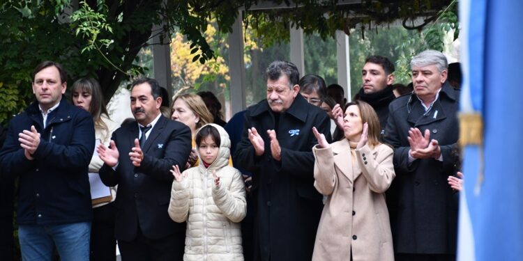 COMODORO PY FUE EL ESCENARIO DE LA CELEBRACION DEL 215° ANIVERSARIO DE LA REVOLCUION DE MAYO 1 COMODORO PY FUE EL ESCENARIO DE LA CELEBRACION DEL 215° ANIVERSARIO DE LA REVOLCUION DE MAYO