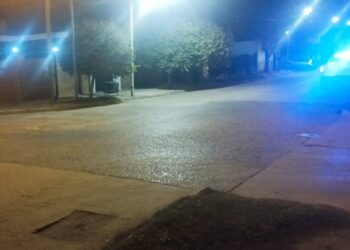 IBA EN BICICLETA, LA CHOCO UNA MOTO Y NO SE DETUVO