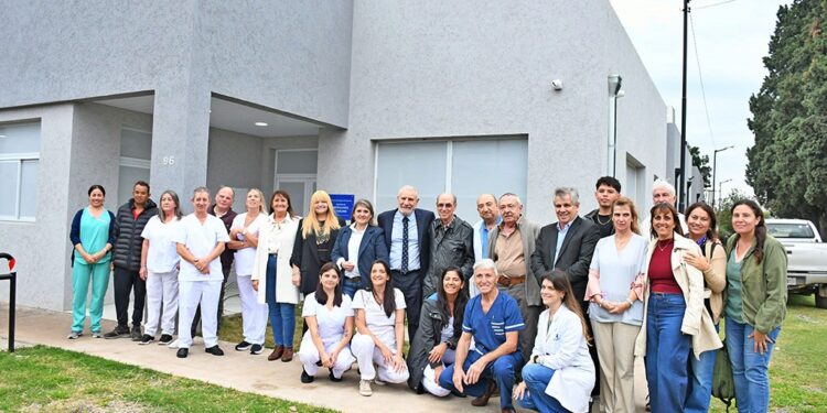 CON LA PRESENCIA DEL INTENDENTE GUILLERMO BRITOS, QUEDÓ INAUGURADO EL CENTRO DE NEFROLOGÍA Y DIÁLISIS 1 CON LA PRESENCIA DEL INTENDENTE GUILLERMO BRITOS, QUEDÓ INAUGURADO EL CENTRO DE NEFROLOGÍA Y DIÁLISIS
