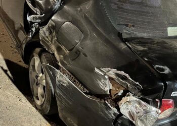 UN VECINO DENUNCIO QUE EL CAMION RECOLECTOR DE LA MUNICIPALIDAD LE DESTROZO EL AUTO