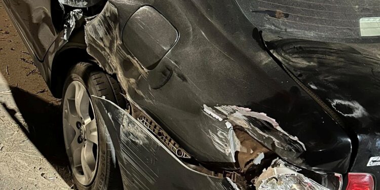 UN VECINO DENUNCIO QUE EL CAMION RECOLECTOR DE LA MUNICIPALIDAD LE DESTROZO EL AUTO 1 UN VECINO DENUNCIO QUE EL CAMION RECOLECTOR DE LA MUNICIPALIDAD LE DESTROZO EL AUTO