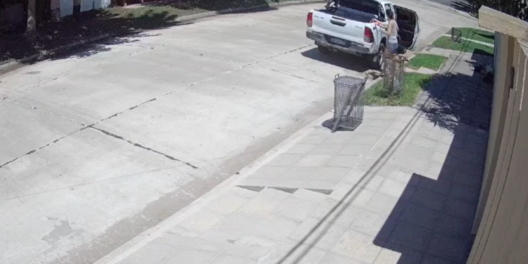 BUSCAN IDENTIFICAR LOS VEHÍCULOS MUNICIPALES EN USO PARTICULAR POR FUNCIONARIOS DEL EJECUTIVO