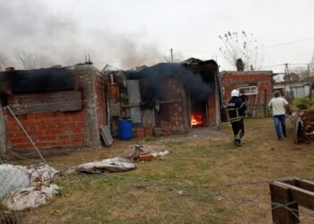 INCENDIO EN UNA VIVIENDA. NO HAY HERIDOS