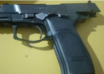POR UNA DISCUSIÓN DE TRÁNSITO, DENUNCIAN AMENAZA CON UN ARMA DE FUEGO