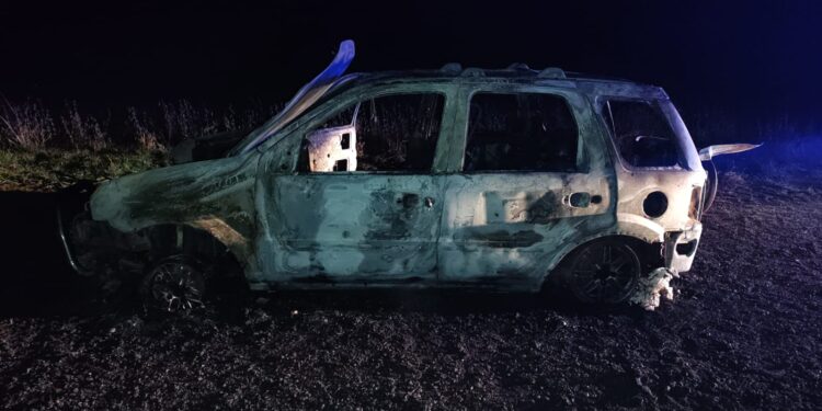 INVESTIGAN LAS CAUSAS DEL INCENDIO DE UN AUTOMOVIL EN RUTA 46