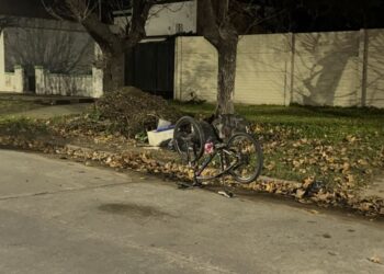 UNA MOTOCICLISTA ATROPELLO A DOS NIÑOS Y SE DIO A LA FUGA