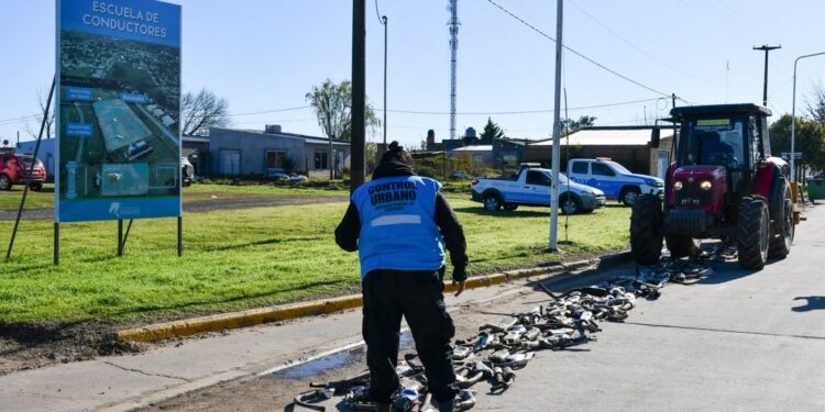 ORDENAMIENTO VIAL: DESTRUCCIÓN DE MÁS DE 110 ESCAPES ANTIRREGLAMENTARIOS