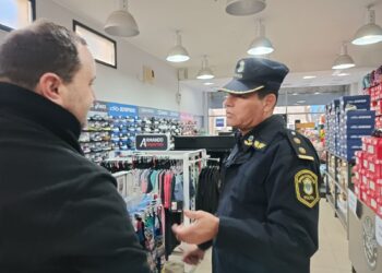 EL COMISARIO FIGUEROA EN LA CALLE: HABLÓ CON VECINOS Y COMERCIANTES DE NUESTRA CIUDAD