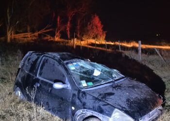 VUELCO EN LAS CURVAS DEL ACCESO A COMODORO PY