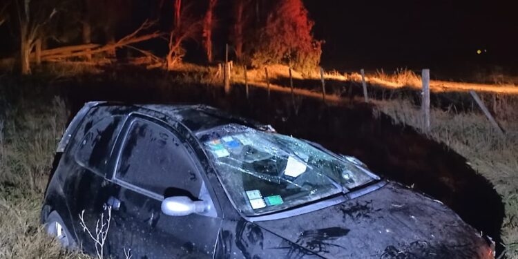 VUELCO EN LAS CURVAS DEL ACCESO A COMODORO PY