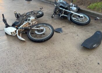CHOCARON DOS MOTOS. AMBOS CONDUCTORES HERIDOS