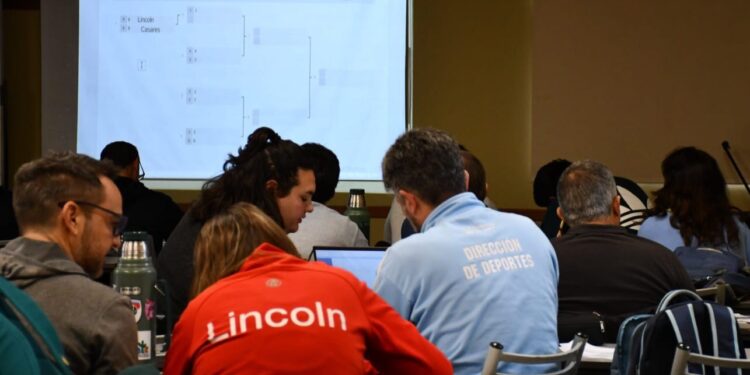 MUNICIPIOS DE LA ZONA SE REUNIERON EN EL CRUB PARA COORDINAR LA ETAPA REGIONAL DE LOS JUEGOS BONAERENSES