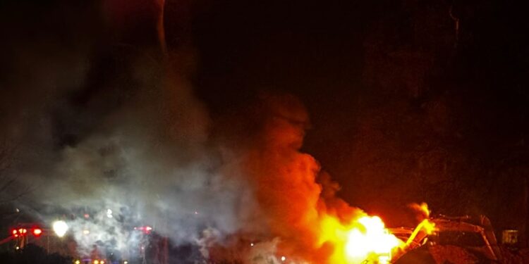 INVESTIGAN EL INCENDIO DE UNA MAQUINA VIAL