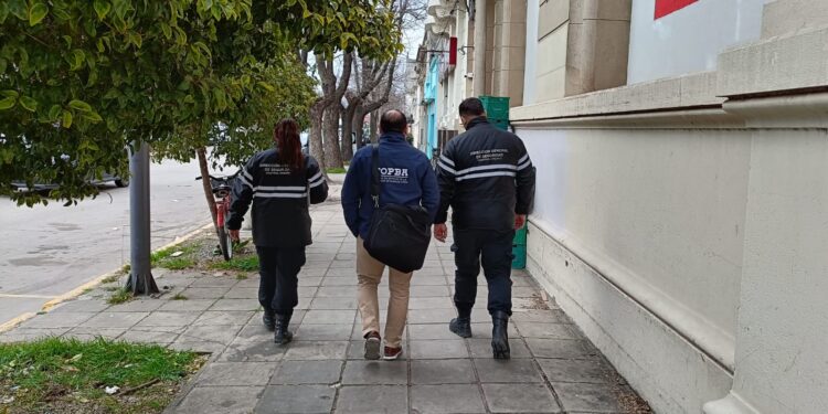 BRAGADO FUE ESCENARIO DE UN OPERATIVO CONTRA LA VENTA ILEGAL DE ANTEOJOS