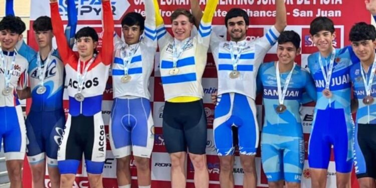 EL CICLISTA DE BRAGADO, SANTIAGO CERRI, EN LO MAS ALTO DE PODIO EN SAN JUAN