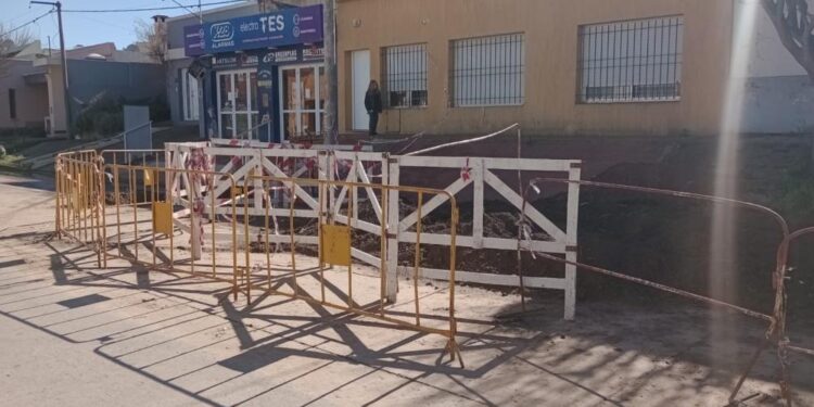 ABSA INVERTIRÁ MÁS DE 94 MILLONES DE PESOS PARA MEJORAR EL SERVICIO CLOACAL EN BRAGADO 1 ABSA INVERTIRÁ MÁS DE 94 MILLONES DE PESOS PARA MEJORAR EL SERVICIO CLOACAL EN BRAGADO