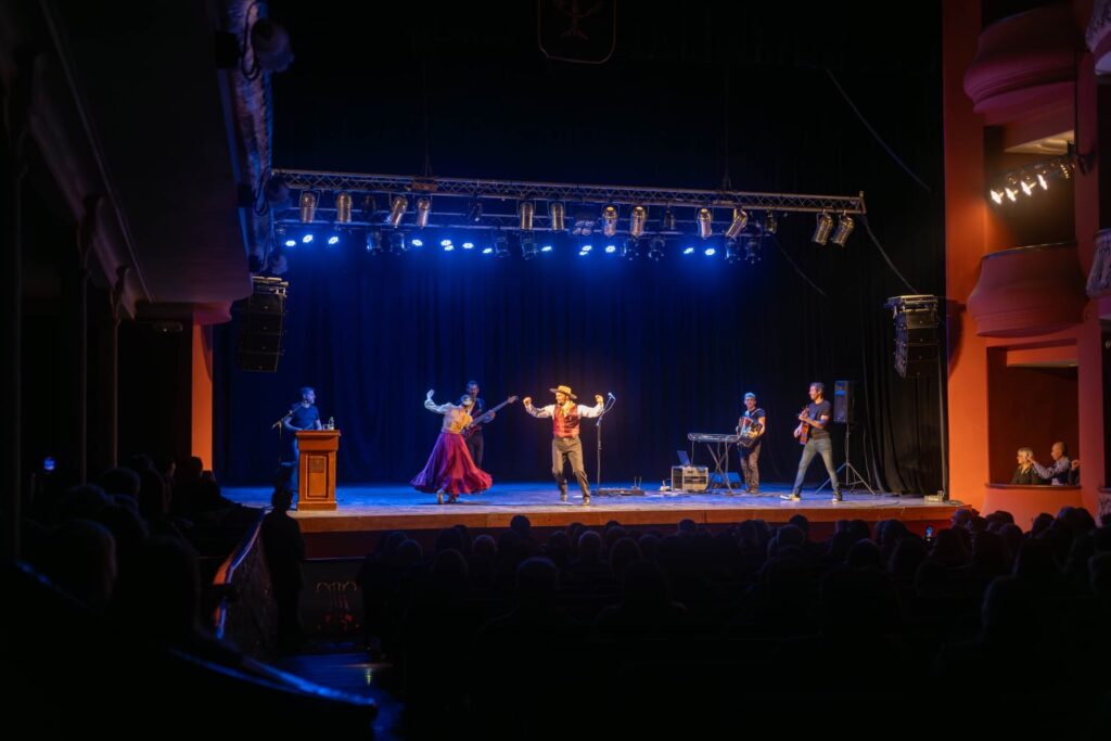 DÍA DE LA INDEPENDENCIA: UN CIERRE DE GALA EN LA SALA MAYOR DEL CCFC 4 gala teatro2