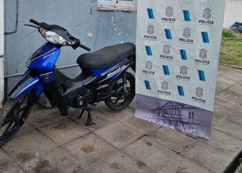 UNA MOTO QUE ROBARON EN ALBERTI, LA POLICÍA LA PUDO RECUPERARLA EN BRAGADO