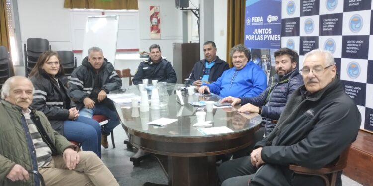 EL CENTRO UNIÓN COMERCIAL E INDUSTRIAL RECIBIO A LAS AUTORIADES DE SEGURIDAD DE BRAGADO