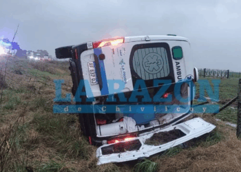DOS AMBULANCIAS SUFRIERON ACCIDENTES EN LA RUTA 5 EN MEDIO DE FUERTES LLUVIAS