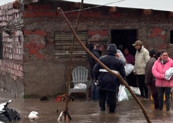 BRAGADO SUFRIO EL EMBATE DE UNA FUERTE LLUVIA. VECINOS ANEGADOS Y UN ESTADO AUSENTE