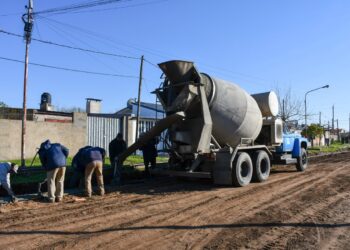 OBRA EN MARCHA: COMENZÓ EL PLAN DE 39 CUADRAS DE CORDÓN CUNETA