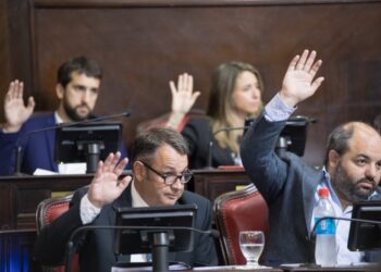 SENADORES RADICALES ROMPEN EL BLOQUE PARA ARMAR SOMOS BUENOS AIRES: CÓMO QUEDA EL RECINTO