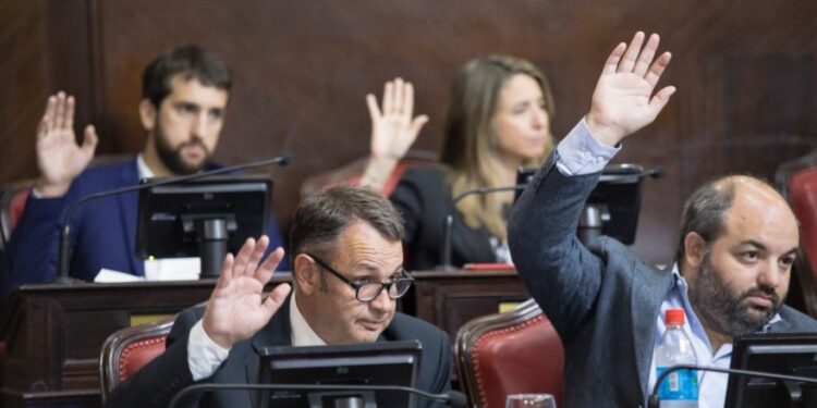 SENADORES RADICALES ROMPEN EL BLOQUE PARA ARMAR SOMOS BUENOS AIRES: CÓMO QUEDA EL RECINTO