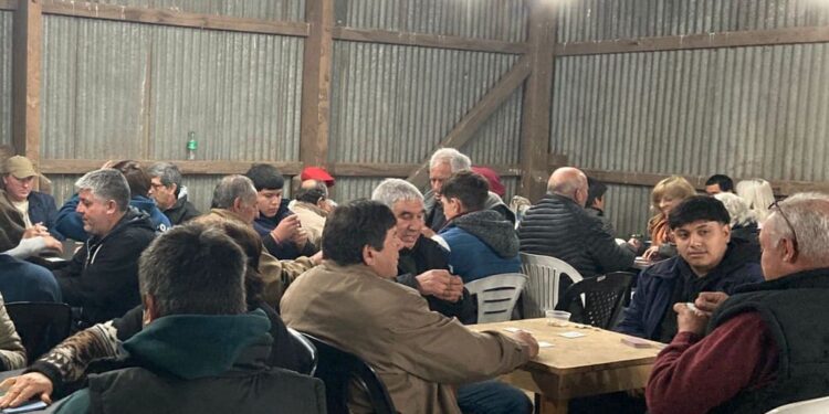 CONCURRIDO CAMPEONATO DE TRUCO Y CHIN CHON EN LA LIMPIA