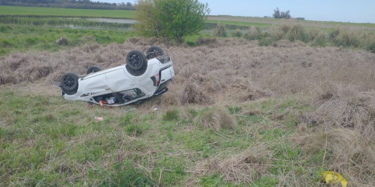 UNA MUJER HERIDA EN EL VUELCO DE UN AUTO EN RUTA 46 1 UNA MUJER HERIDA EN EL VUELCO DE UN AUTO EN RUTA 46