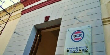 “ENTRE CANDIDATURAS TESTIMONIALES Y EL PEDIDO DE RENUNCIA A TODOS”.
