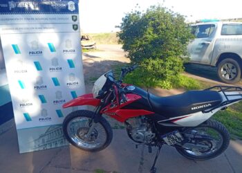 TENIA PEDIDO DE RESTRICCIÓN DE CIRCULACIÓN EN VILLA CAÑAS Y FUE RETENIDA EN UN CONTROL EN BRAGADO