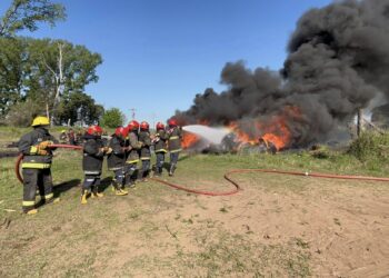 CAPACITACIÓN DE BOMBEROS EN EL PARQUE INDUSTRIAL