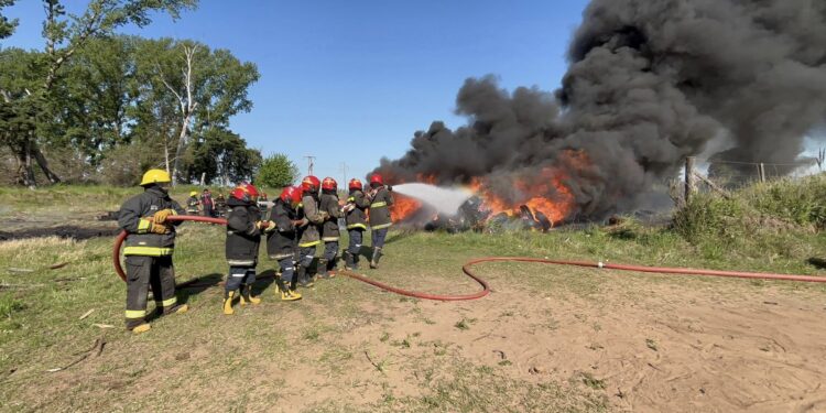 CAPACITACIÓN DE BOMBEROS EN EL PARQUE INDUSTRIAL