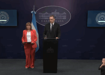“QUE QUEDE BIEN  CLARO: EL GOBIERNO NACIONAL SE ESTA OCUPANDO DE LOS BONAERENSES”.