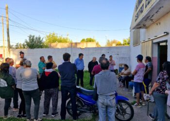 BARENGHI SE REUNIÓ CON VECINOS DE FÁTIMA, LA CARLOTA Y VILLA CANO Y RATIFICÓ SU APOYO A LA OBRA DEL NODO BRAGADO 6 BARENGHI SE REUNIÓ CON VECINOS DE FÁTIMA, LA CARLOTA Y VILLA CANO Y RATIFICÓ SU APOYO A LA OBRA DEL NODO BRAGADO