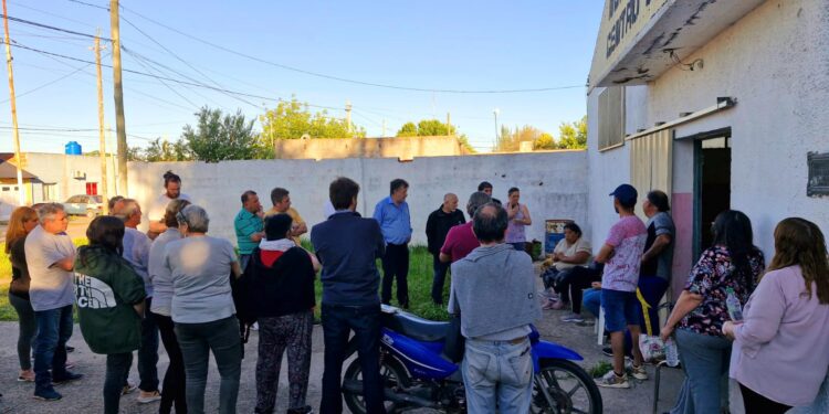 BARENGHI SE REUNIÓ CON VECINOS DE FÁTIMA, LA CARLOTA Y VILLA CANO Y RATIFICÓ SU APOYO A LA OBRA DEL NODO BRAGADO 1 BARENGHI SE REUNIÓ CON VECINOS DE FÁTIMA, LA CARLOTA Y VILLA CANO Y RATIFICÓ SU APOYO A LA OBRA DEL NODO BRAGADO