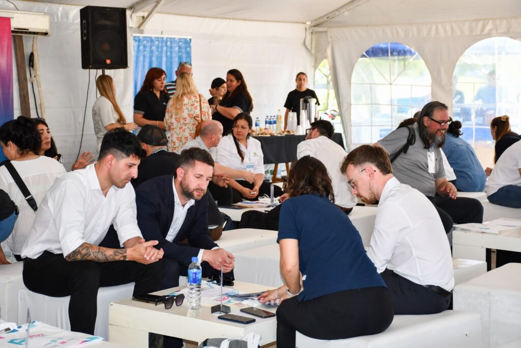 EXPO BRAGADO 2025 BARENGHI: "AÚN EN ESTE CONTEXTO TAN DIFÍCIL, SEGUIMOS APOSTANDO A NUESTROS EMPRENDEDORES” 6 expo ronda1